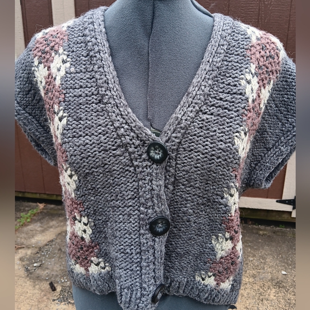 Kenji Gray Acrylic Wool crop knitted sweater vest L